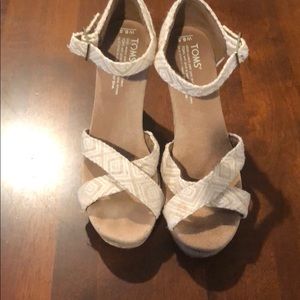 TOMS wedges